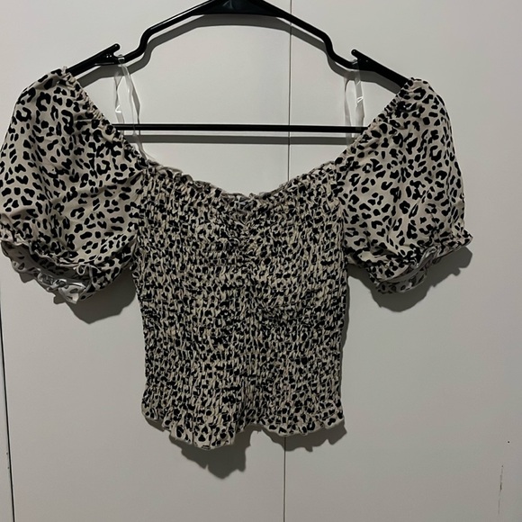 Leopard print off shoulder top - Picture 1 of 2